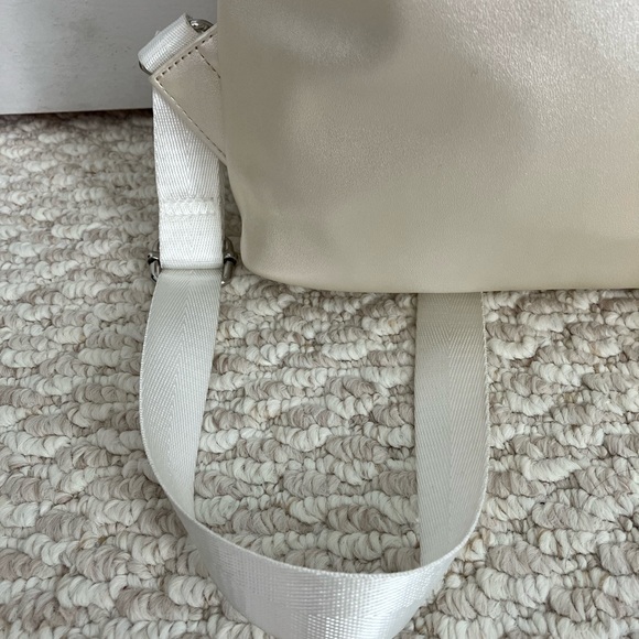 Urban Outfitters off-white backpack - Picture 3 of 7